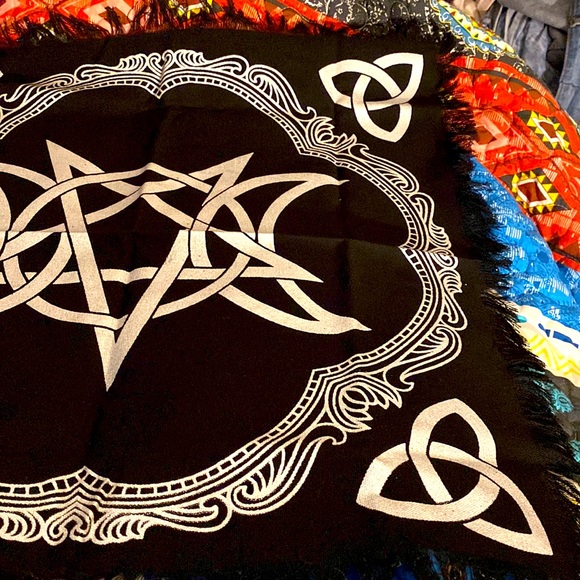 Alter Cloth - Picture 4 of 8